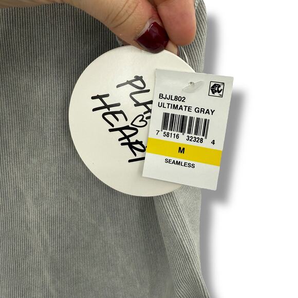 NEW Planet Heart Cropped Tank Top Size Medium Gray Distressed Fitted Sleeveless - Picture 5 of 5